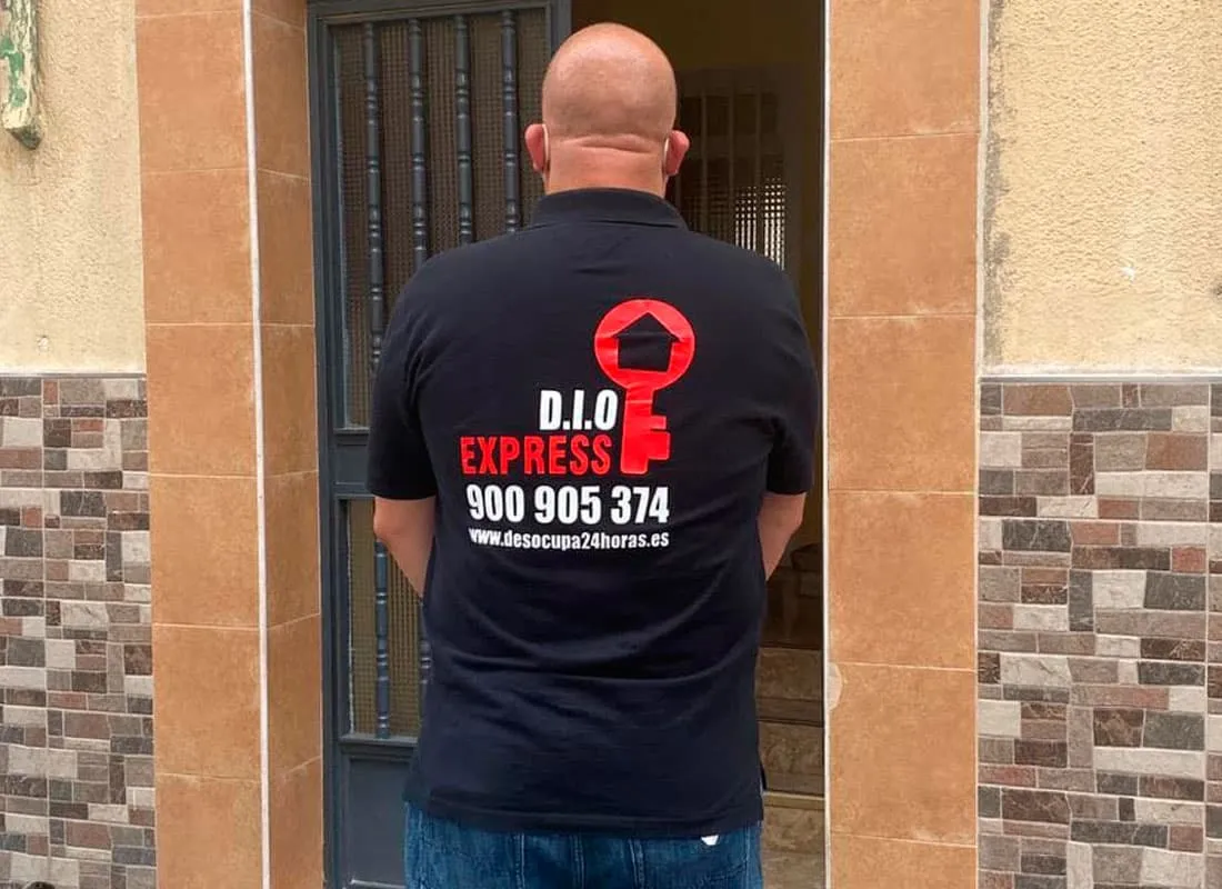 Echar okupas  en Benidorm