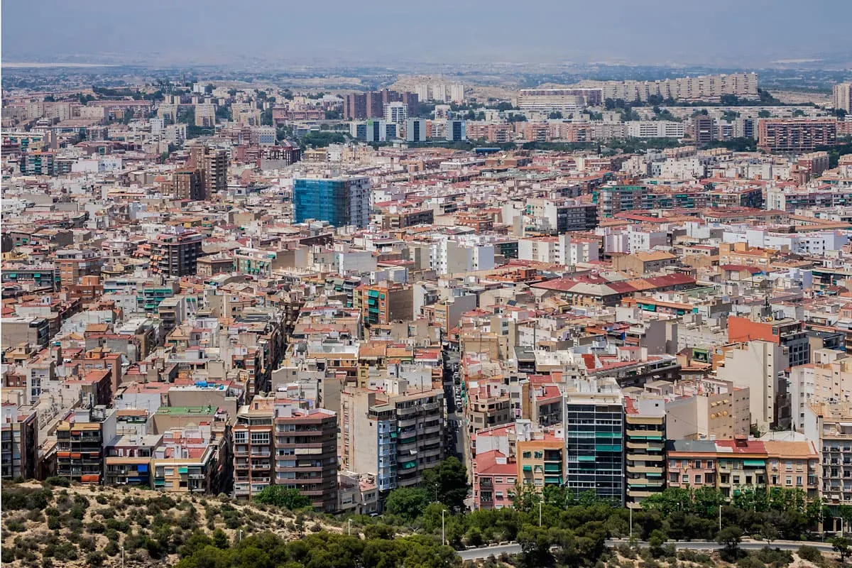 Echar okupas  en Elche