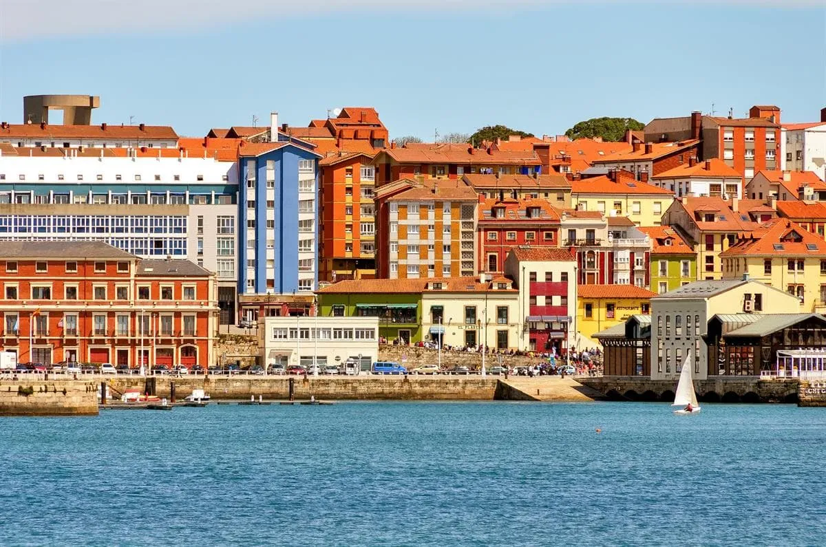 Desalojo de inquilinos morosos  en Gijón