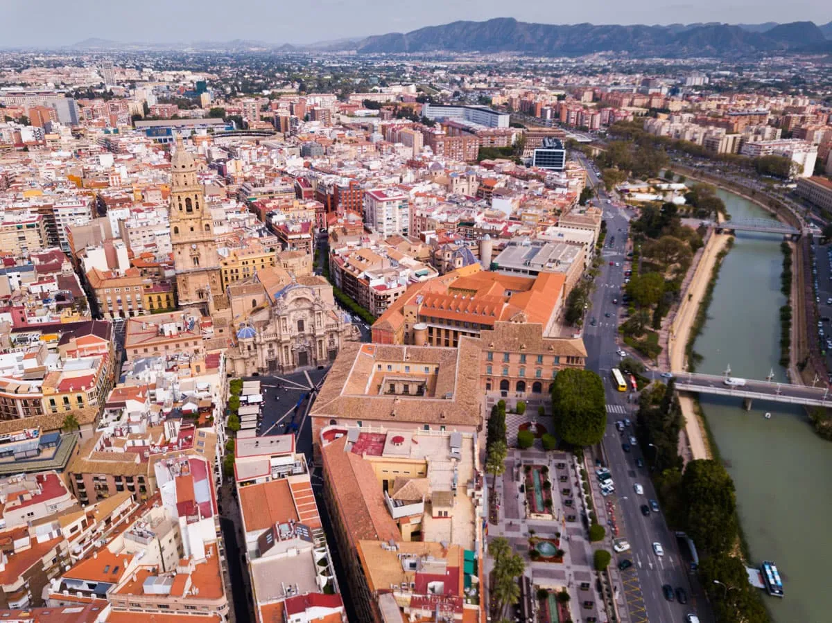 Echar okupas en Murcia