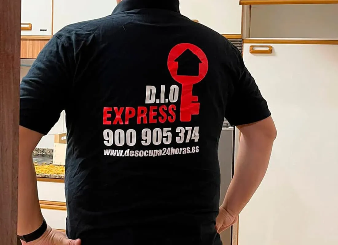 Empresa antiokupa en Oviedo