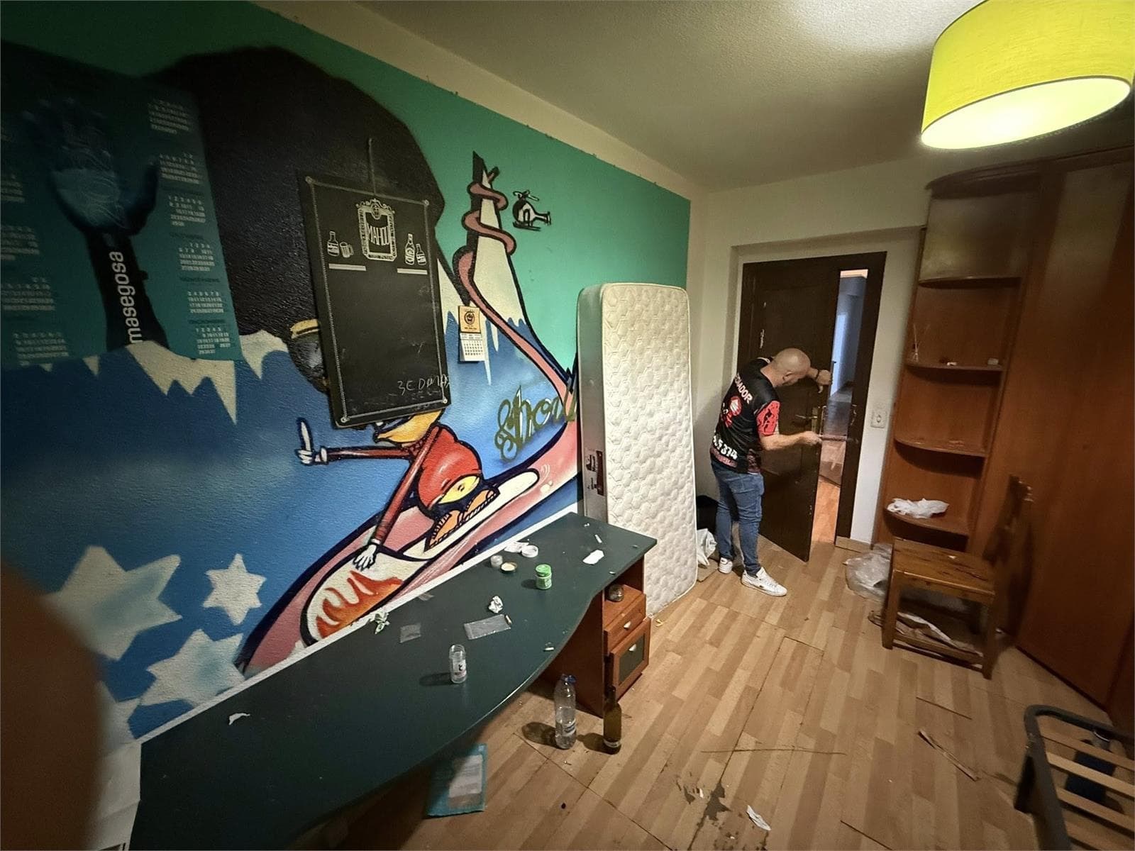 Inmueble recuperado en la ciudad de Salamanca inquilino en precario, menudeo de heroína extorsión a vecinos y propietario mayor - Imagen 2