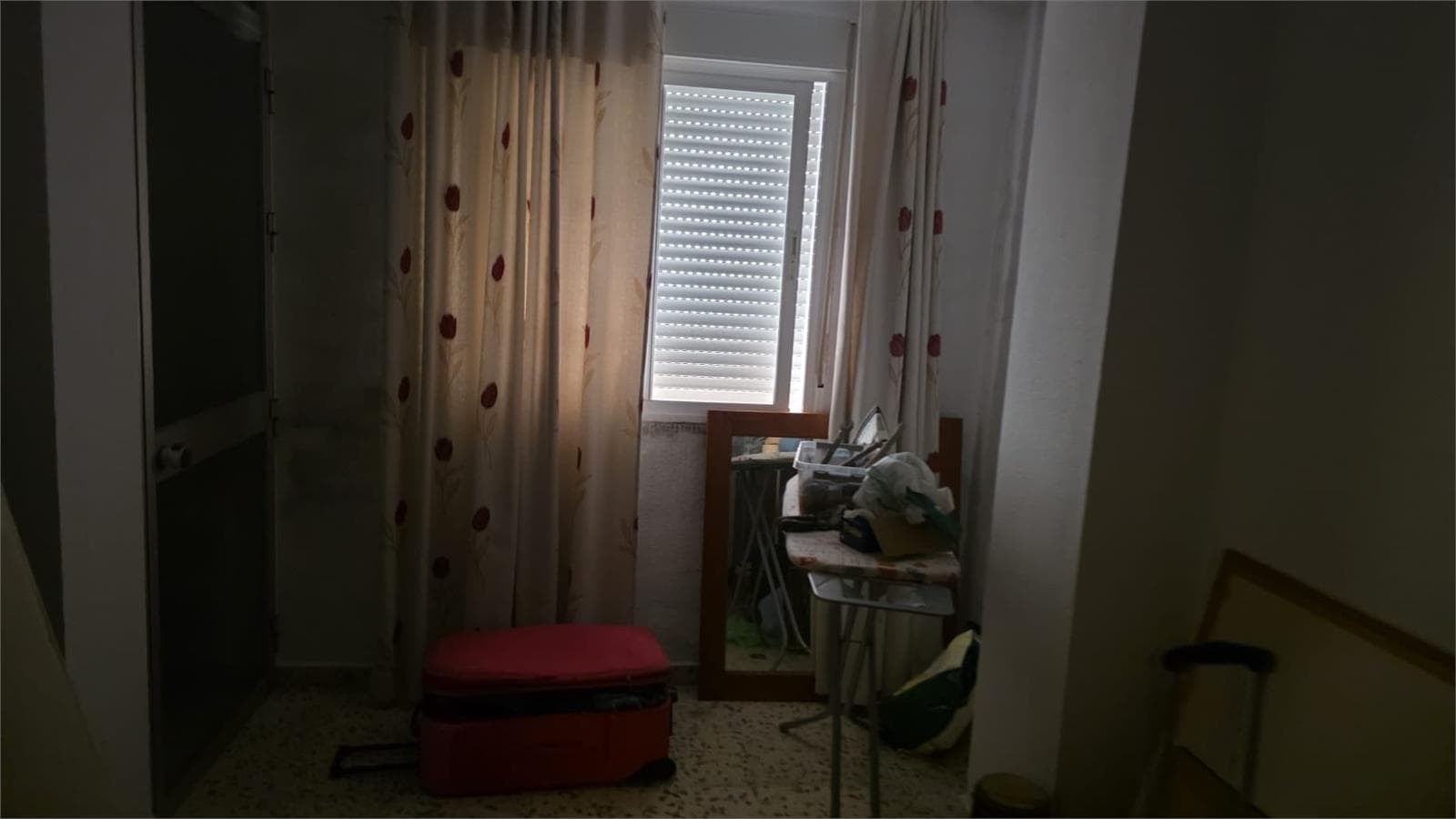 Inmueble recuperado en La Línea de la concepción Cádiz Inquilina en precario - Imagen 1