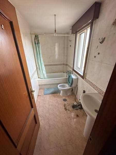 Inmueble recuperado en Ponteareas (Pontevedra) Inquilinos morosos - Imagen 1