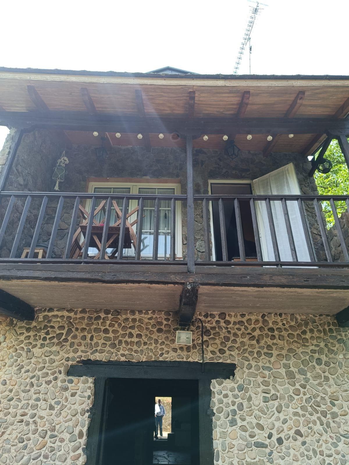 Inmueble recuperado en  Villar de los Barrios (Castilla y León), inquilinos morosos - Imagen 1
