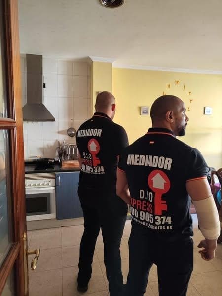 Narco Piso Okupado en Ribeira (A Coruña) - Imagen 1